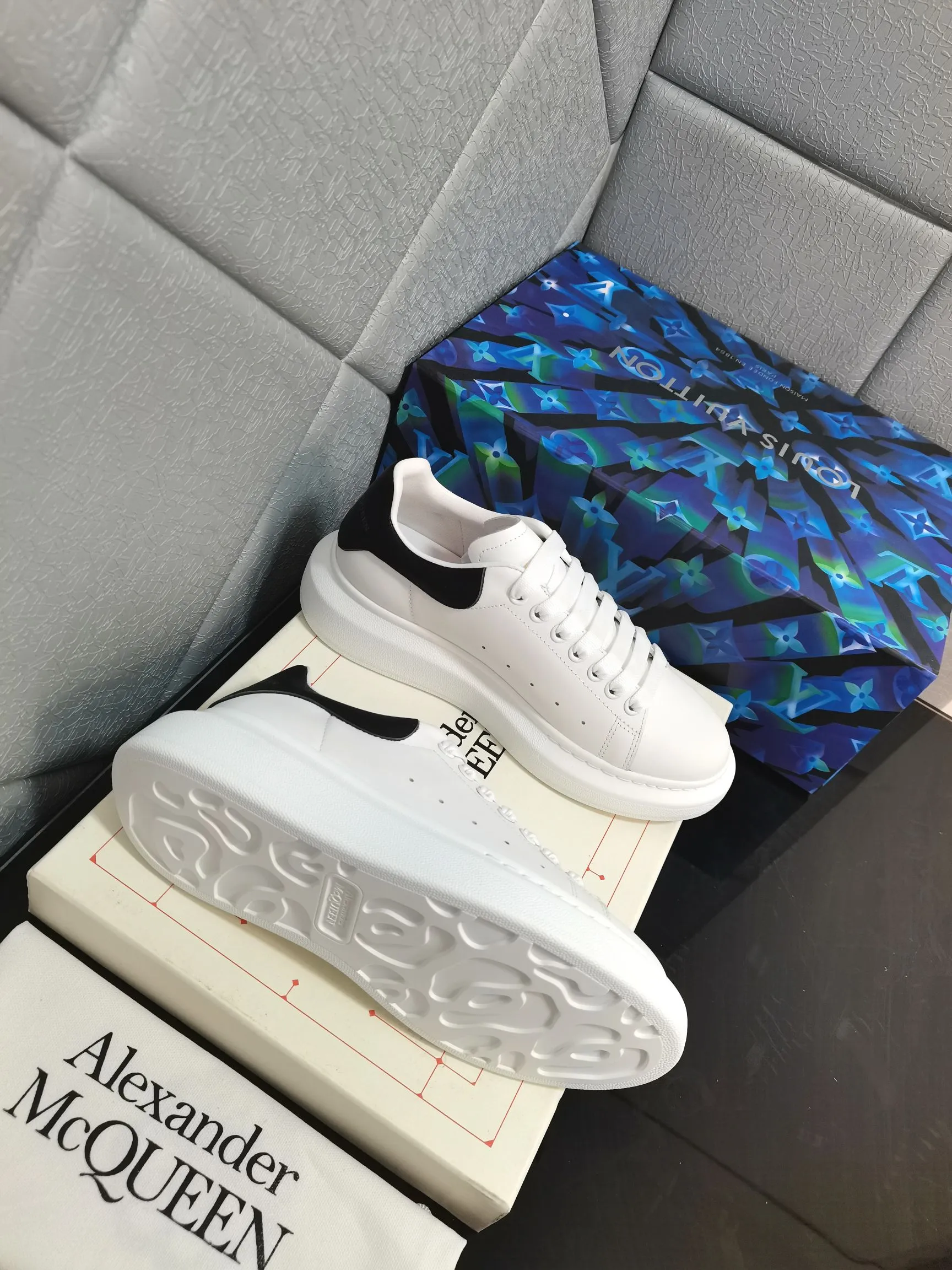 👟👟Ex-factory price 480👟👟 The latest upgraded version in 2022. The material is made of silk matte cowhide with sheepskin lining